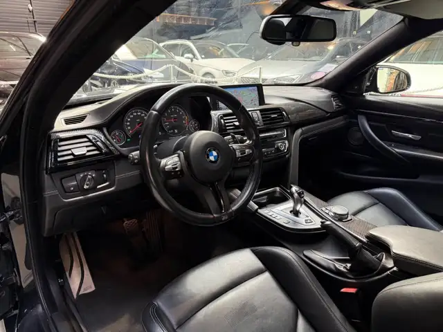 BMW M4 view 9