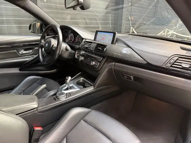 BMW M4 view 14