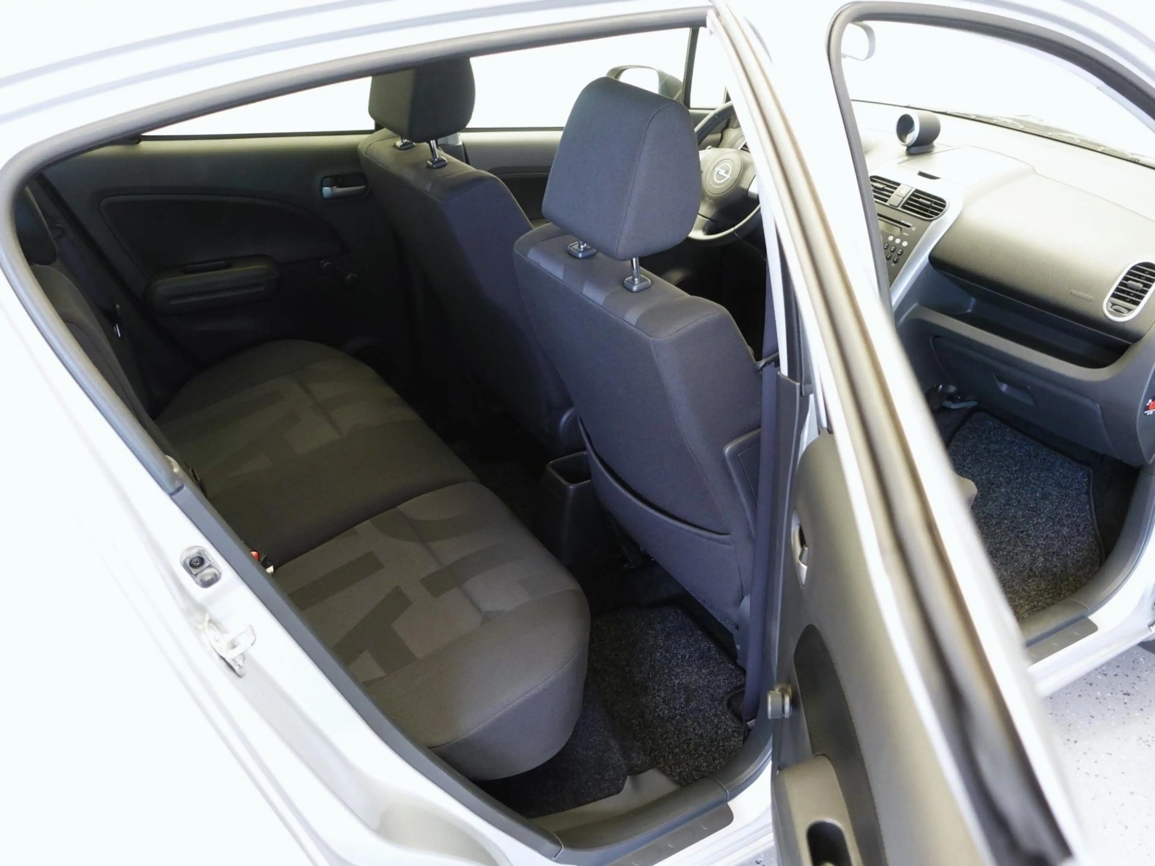 Opel Agila 1.2i-16V 86pk AUTOMAAT 68dkm! Edition Style Pack — photo 5