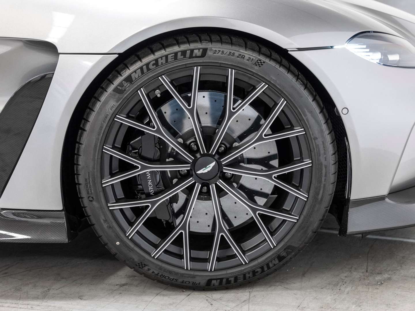 Aston Martin Vantage Roadster Performance - - Joinsteer - #2