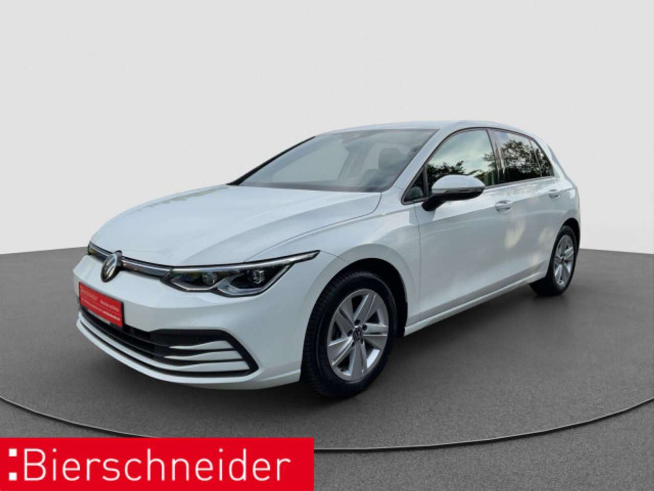Volkswagen Golf 2023 — 8 1.5 TSI Life AHK STAND LED+ DCC