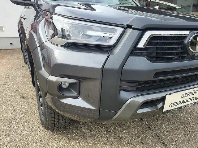 Toyota Hilux DK Invincible 4WD 2,8 D-4D MHEV Aut. Ansicht 2