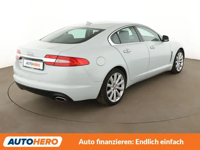 Jaguar XF view 6