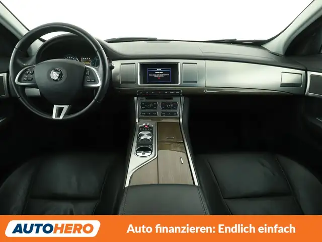 Jaguar XF view 12