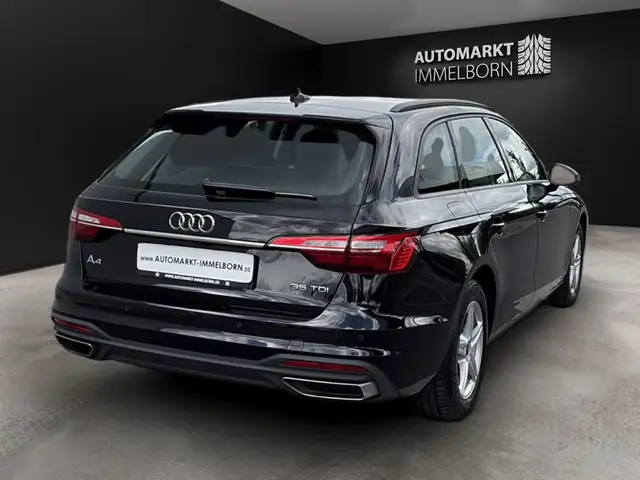 Audi A4 view 11