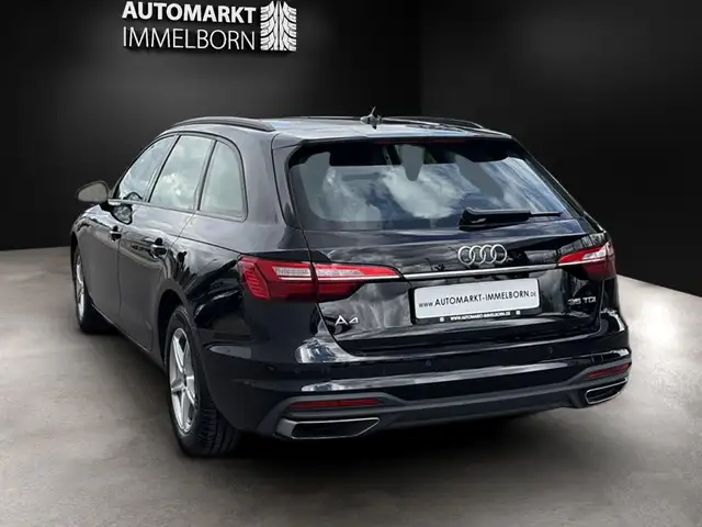 Audi A4 view 10