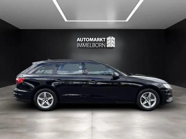 Audi A4 view 7
