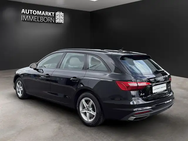 Audi A4 view 5