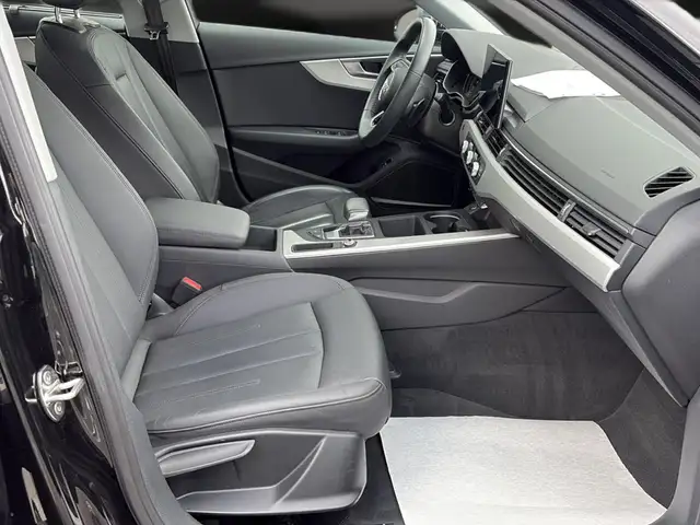 Audi A4 view 14