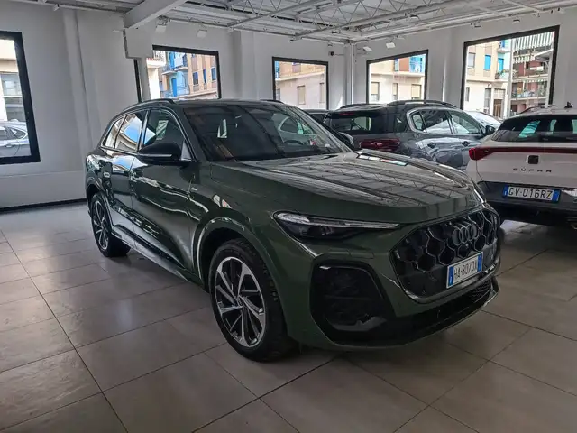 Audi Q5 view 2