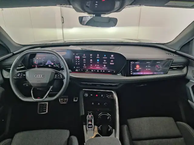 Audi Q5 view 10