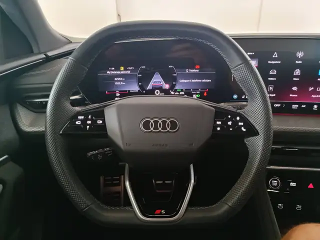 Audi Q5 view 15