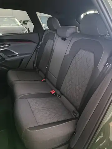 Audi Q5 view 7