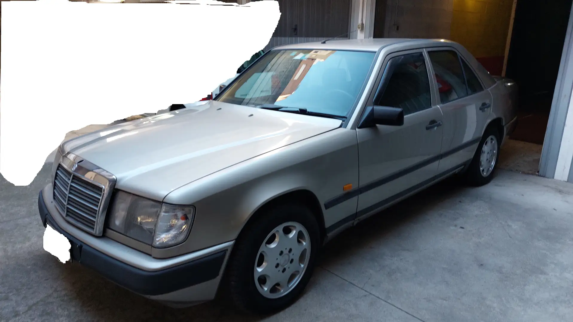 Mercedes-Benz E 200 E (124) 200 E Złoty - 1
