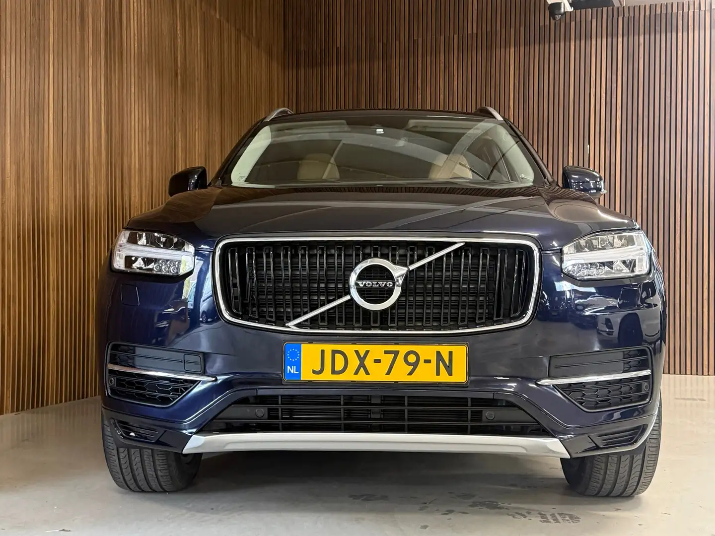 Volvo XC90 2.0 T8 Twin Engine AWD Momentum Bleu - 2
