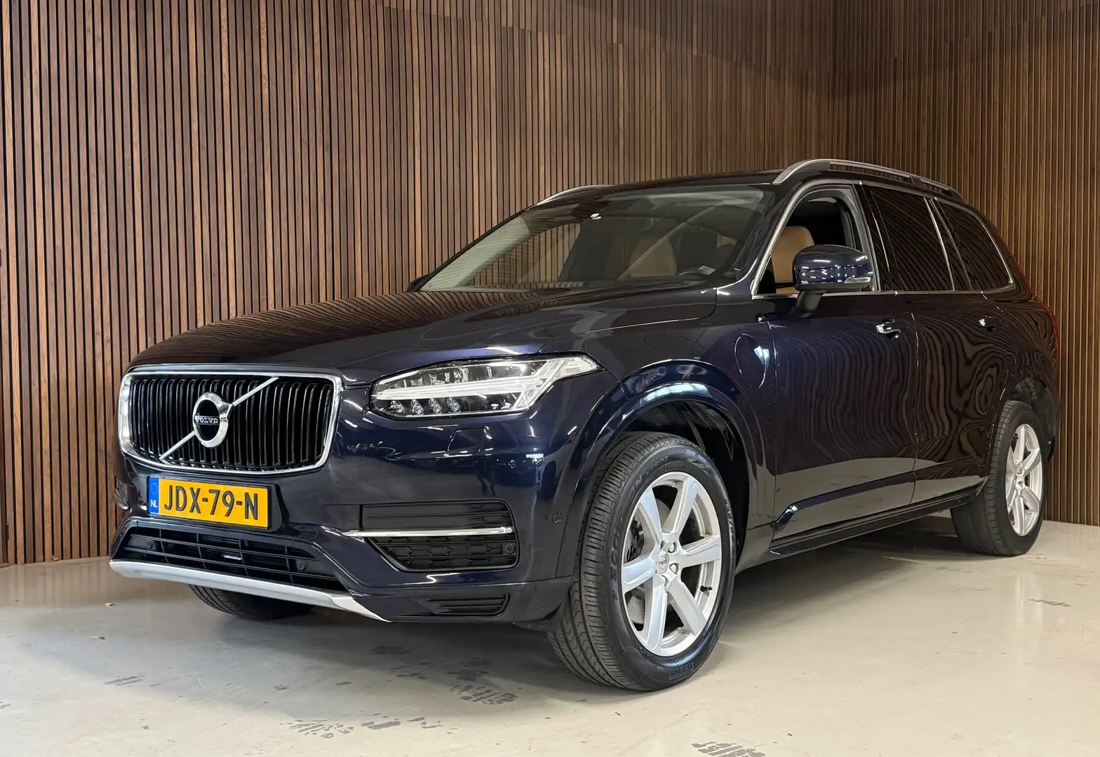 Volvo XC90 2.0 T8 Twin Engine AWD Momentum Bleu - 1
