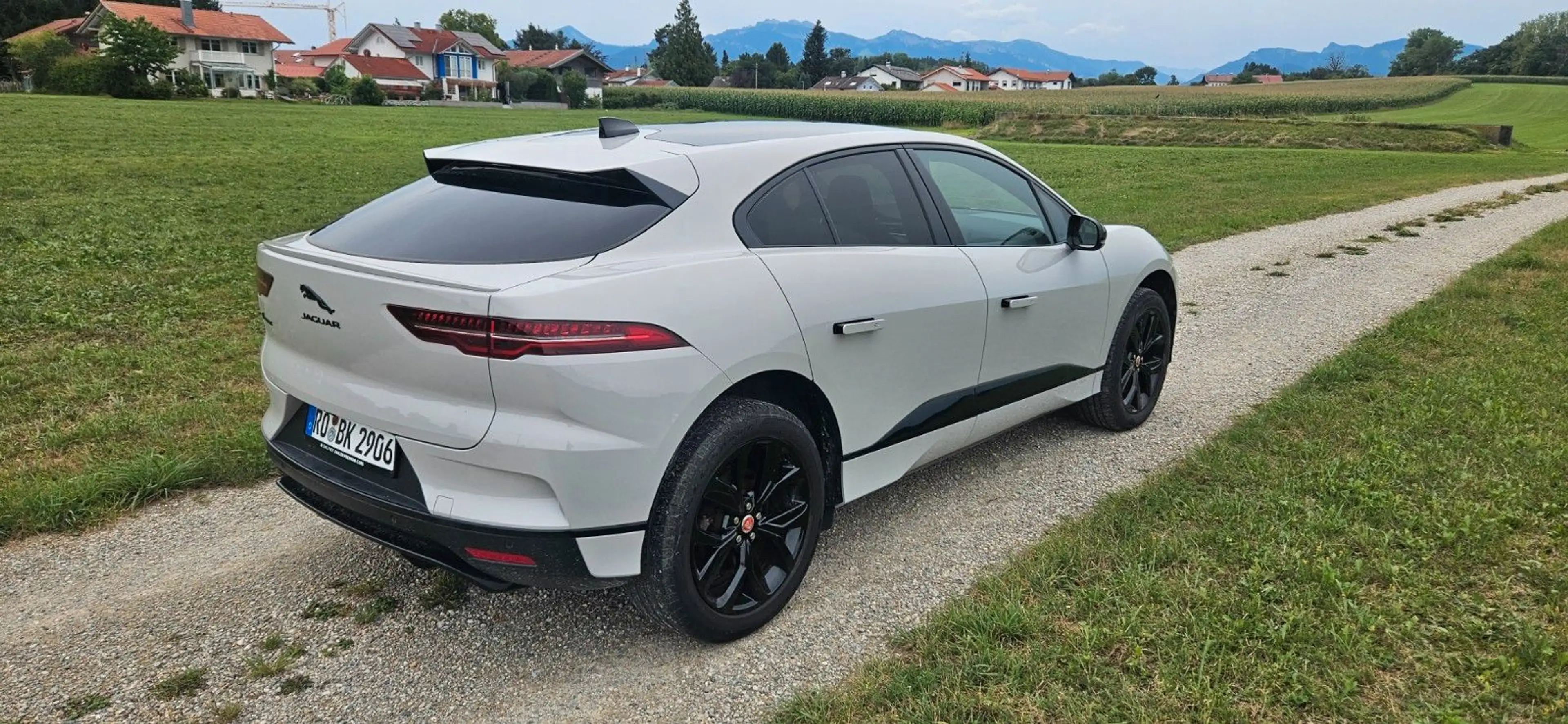 Jaguar I-Pace I-PACE Harman Kardon.Performance Seats,8- — photo 4