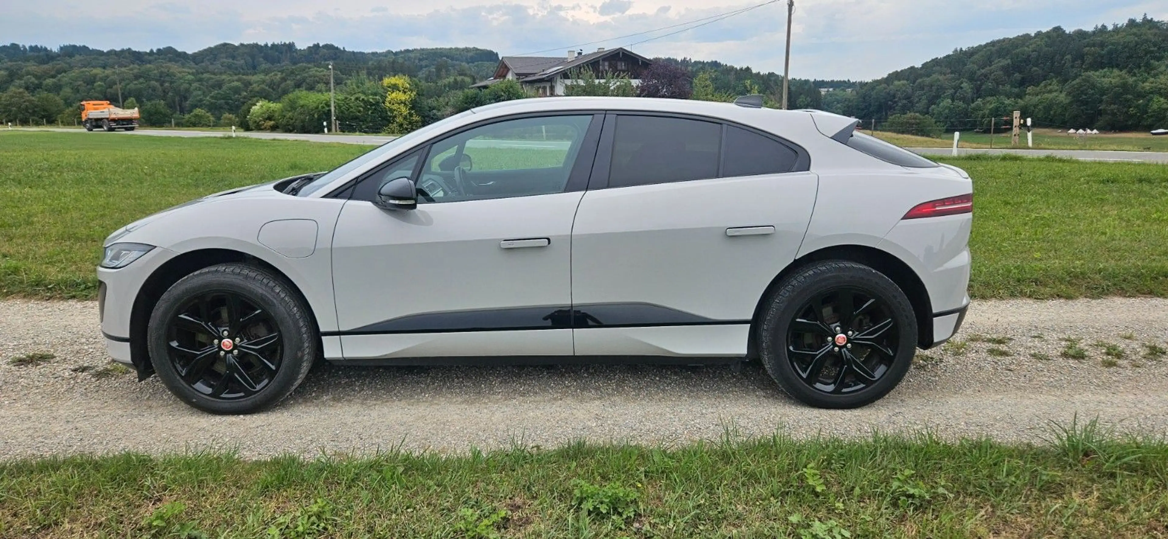 Jaguar I-Pace I-PACE Harman Kardon.Performance Seats,8- — photo 2