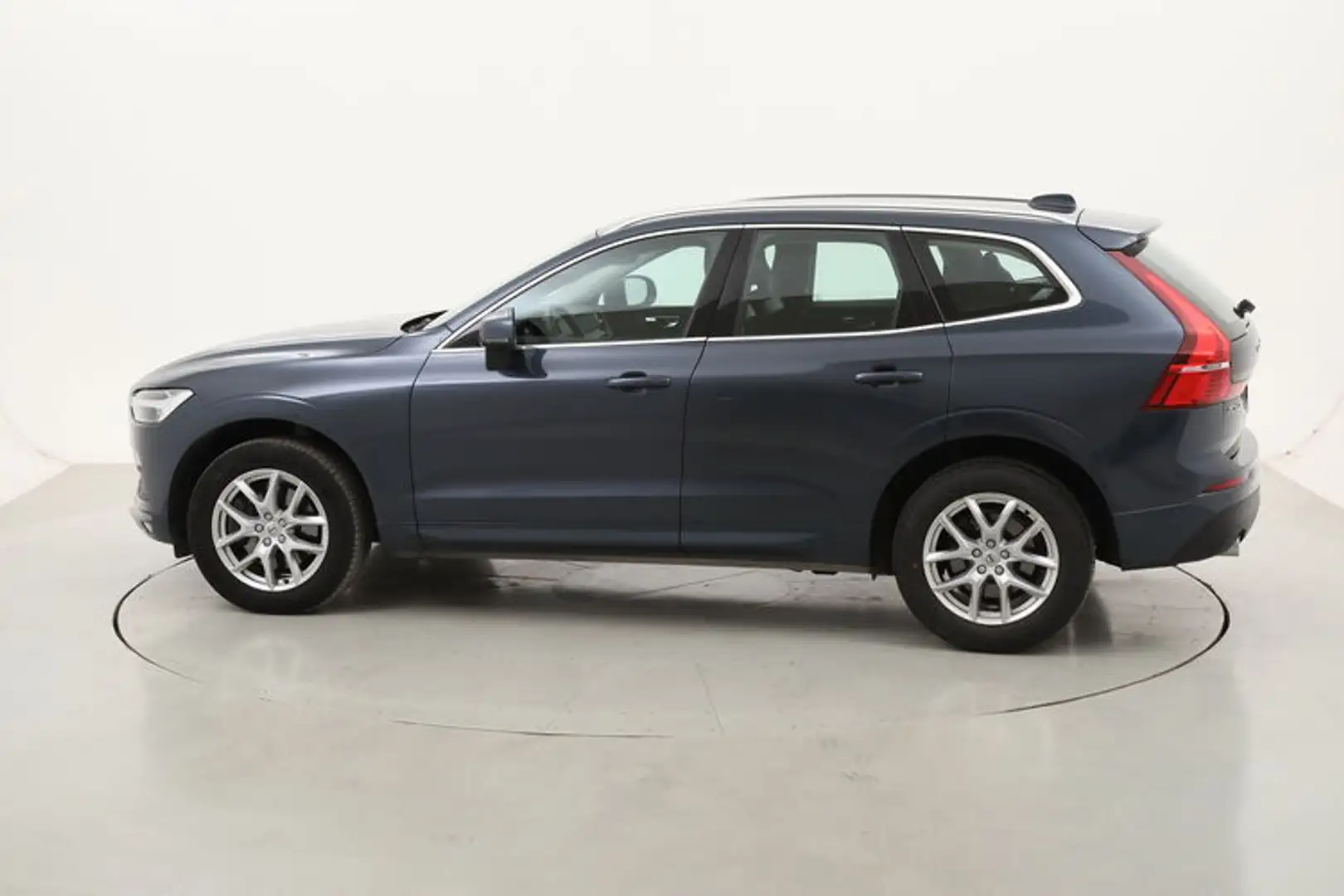 Volvo XC60 B4 Geartronic Momentum Pro 2.0 Mild Hybrid 197CV Blu/Azzurro - 2