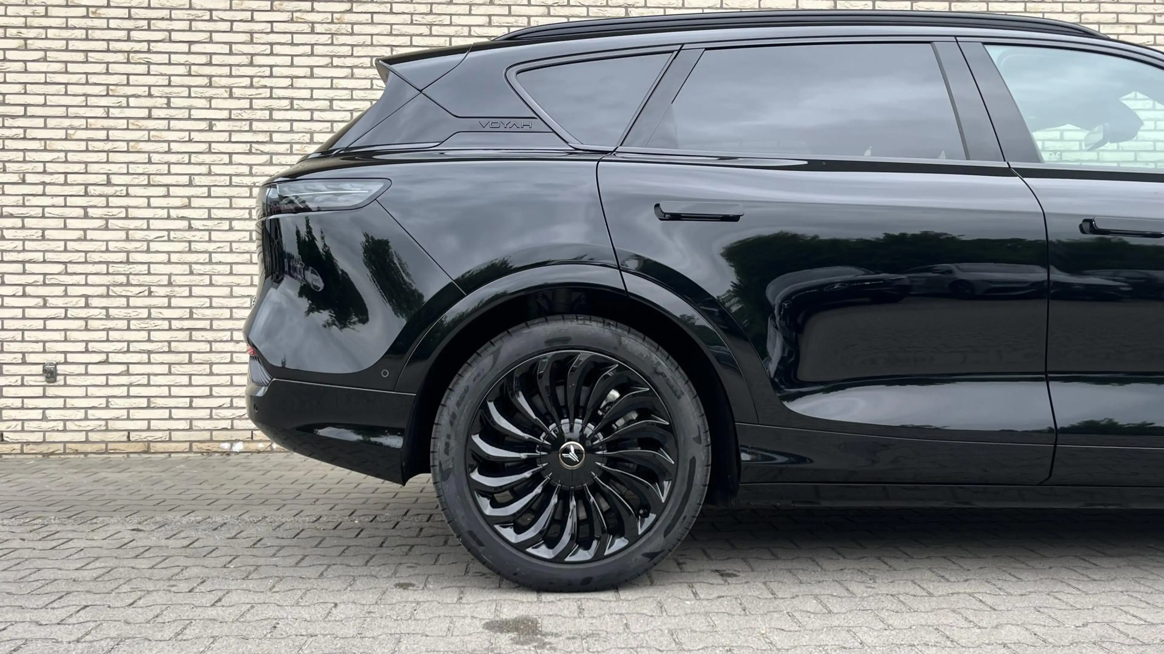 Voyah Free 4WD 106 kWh Business Black Line l Zwarte LM velgen — photo 6