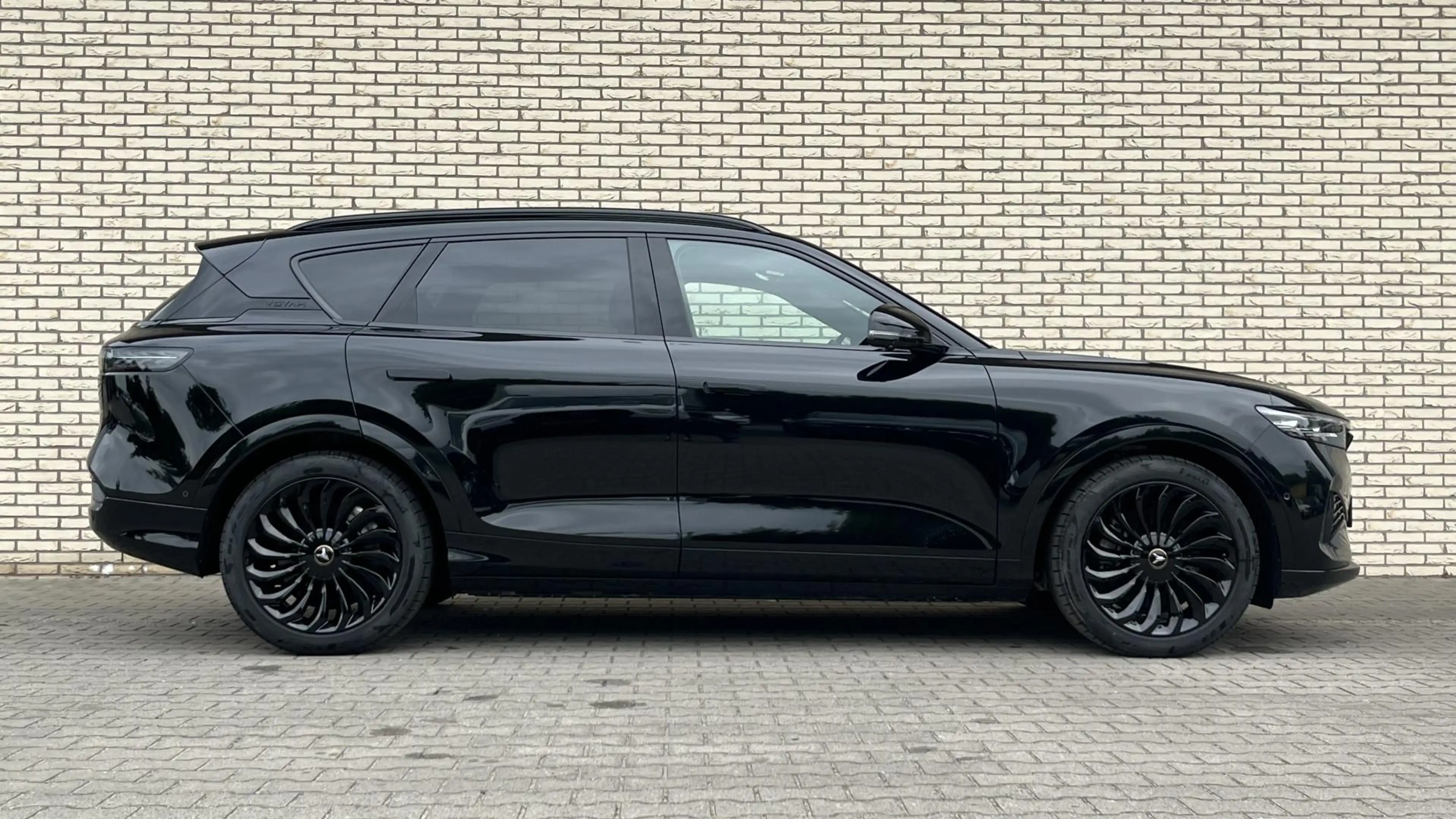 Voyah Free 4WD 106 kWh Business Black Line l Zwarte LM velgen — photo 4