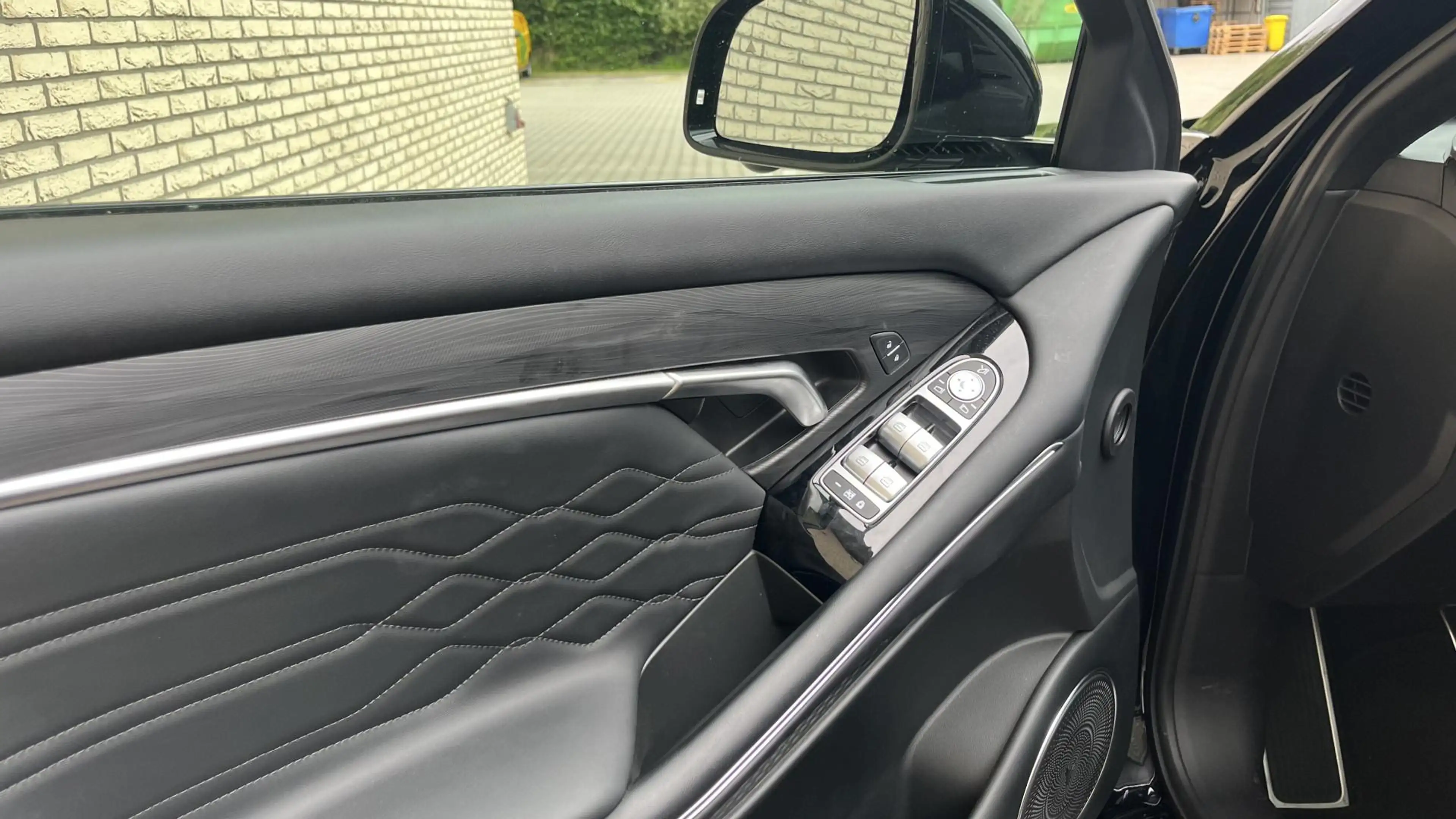 Voyah Free 4WD 106 kWh Business Black Line l Zwarte LM velgen — photo 13