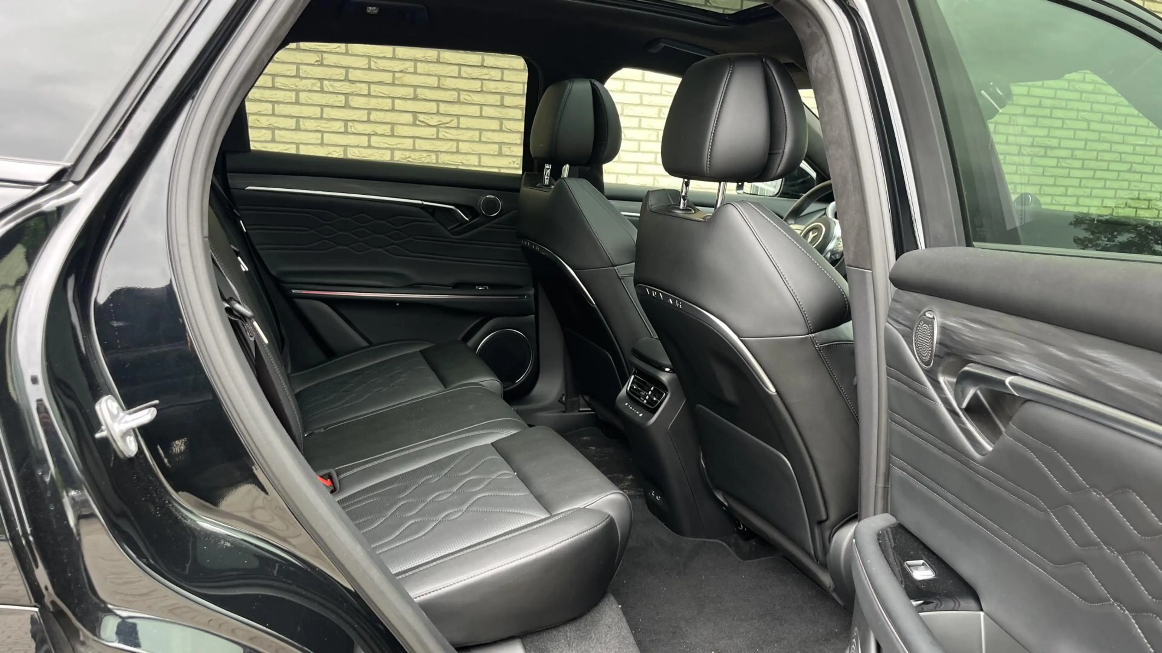 Voyah Free 4WD 106 kWh Business Black Line l Zwarte LM velgen — photo 12