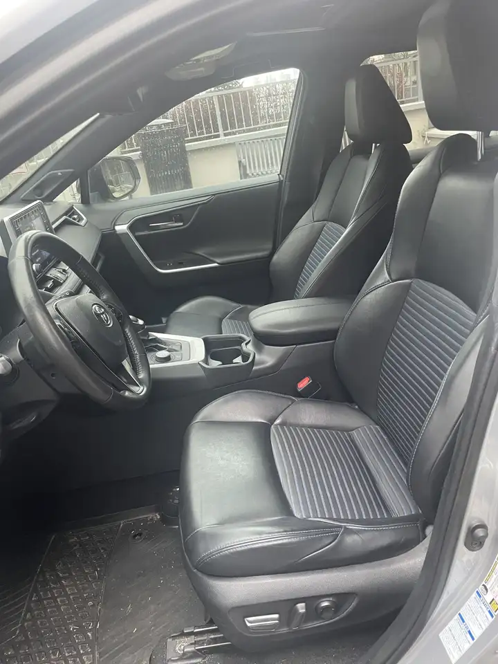Toyota RAV 4 снимка Toyota RAV 4