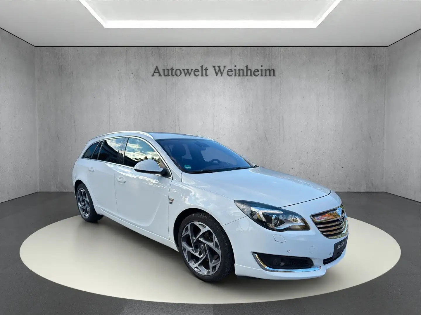 Opel Insignia INSIGNIA°A°SPORTS°TOURER°INNOVATION°OPC-LINE°KAM Blanc - 1