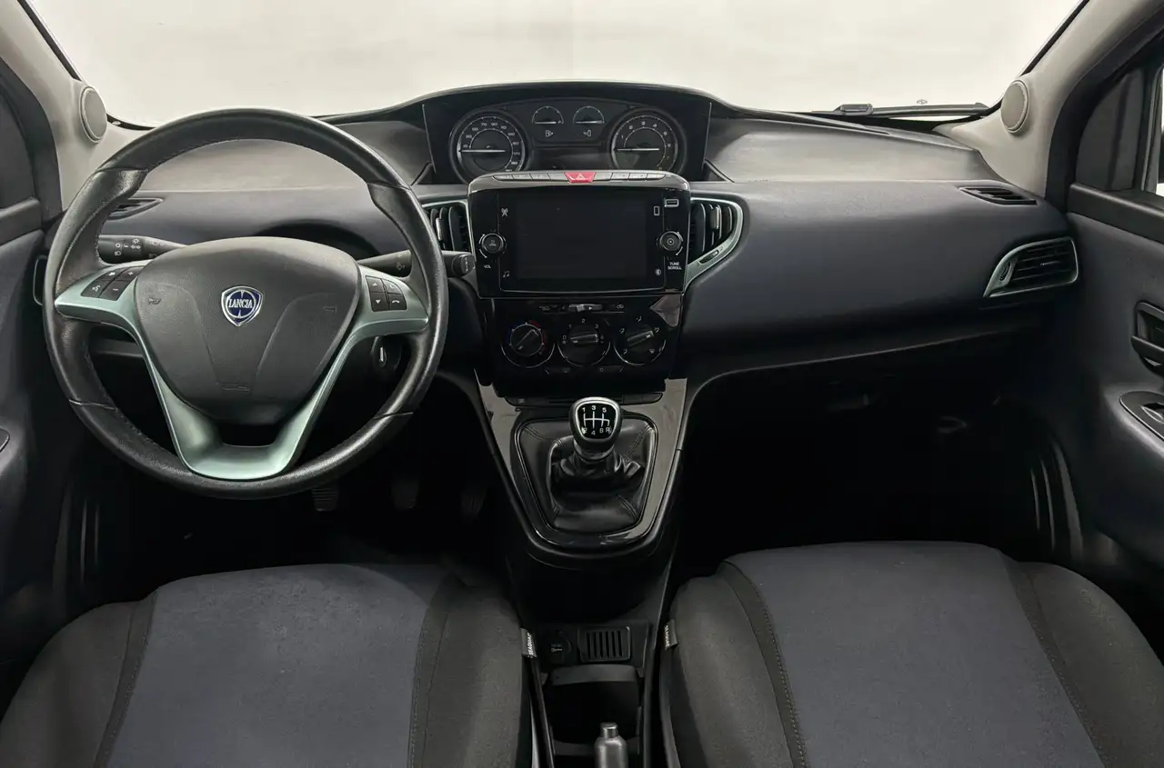 Lancia Ypsilon 2023 — фото 10