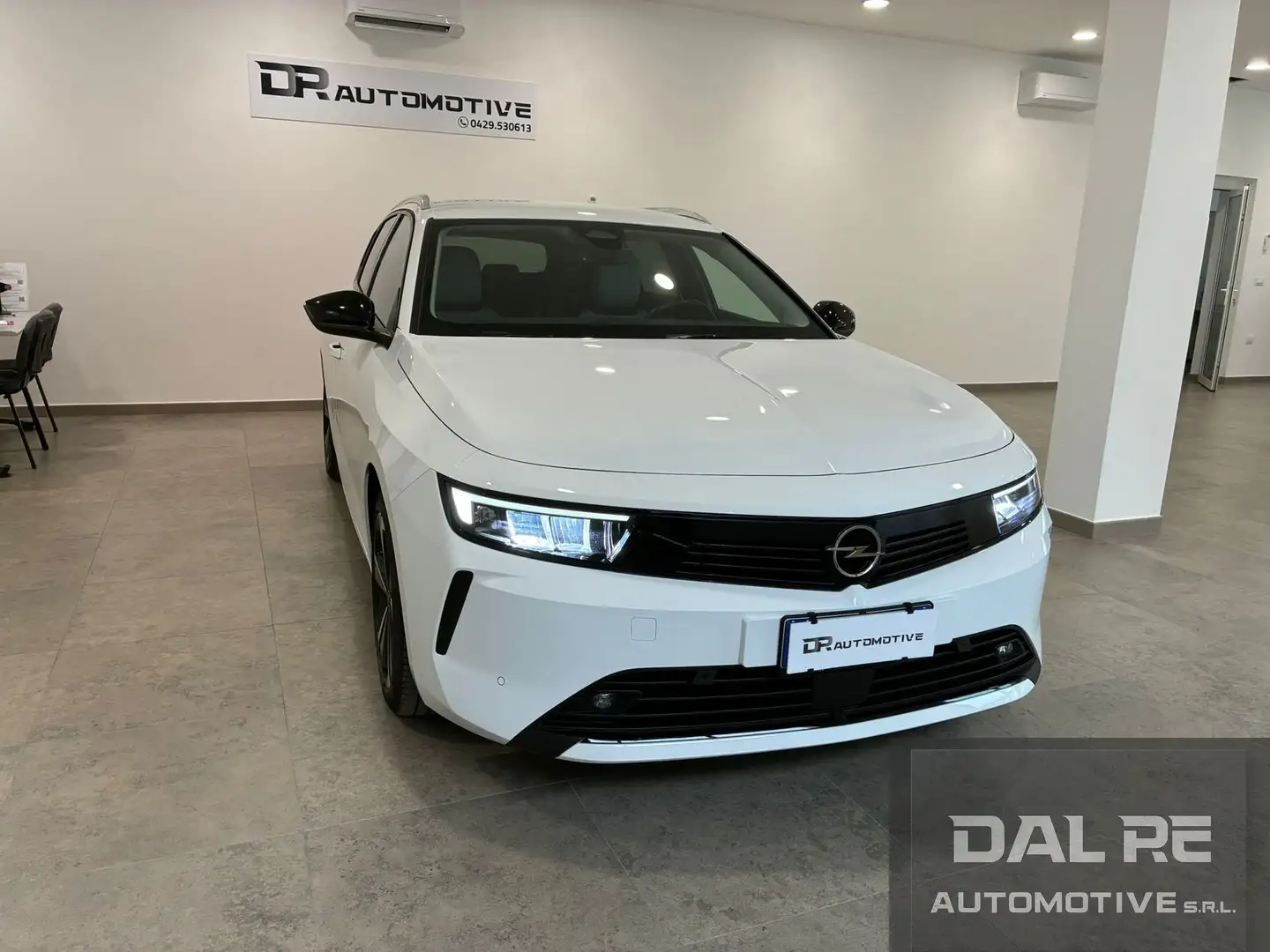 Opel Astra Astra 1.5 T Diesel 130 CV AT8 Sports Tourer Bus. Wit - 2