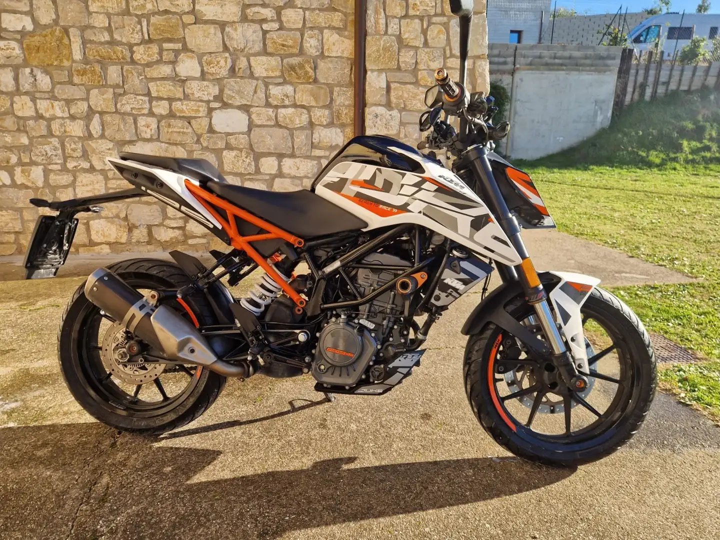 KTM 125 Duke Blanc - 1