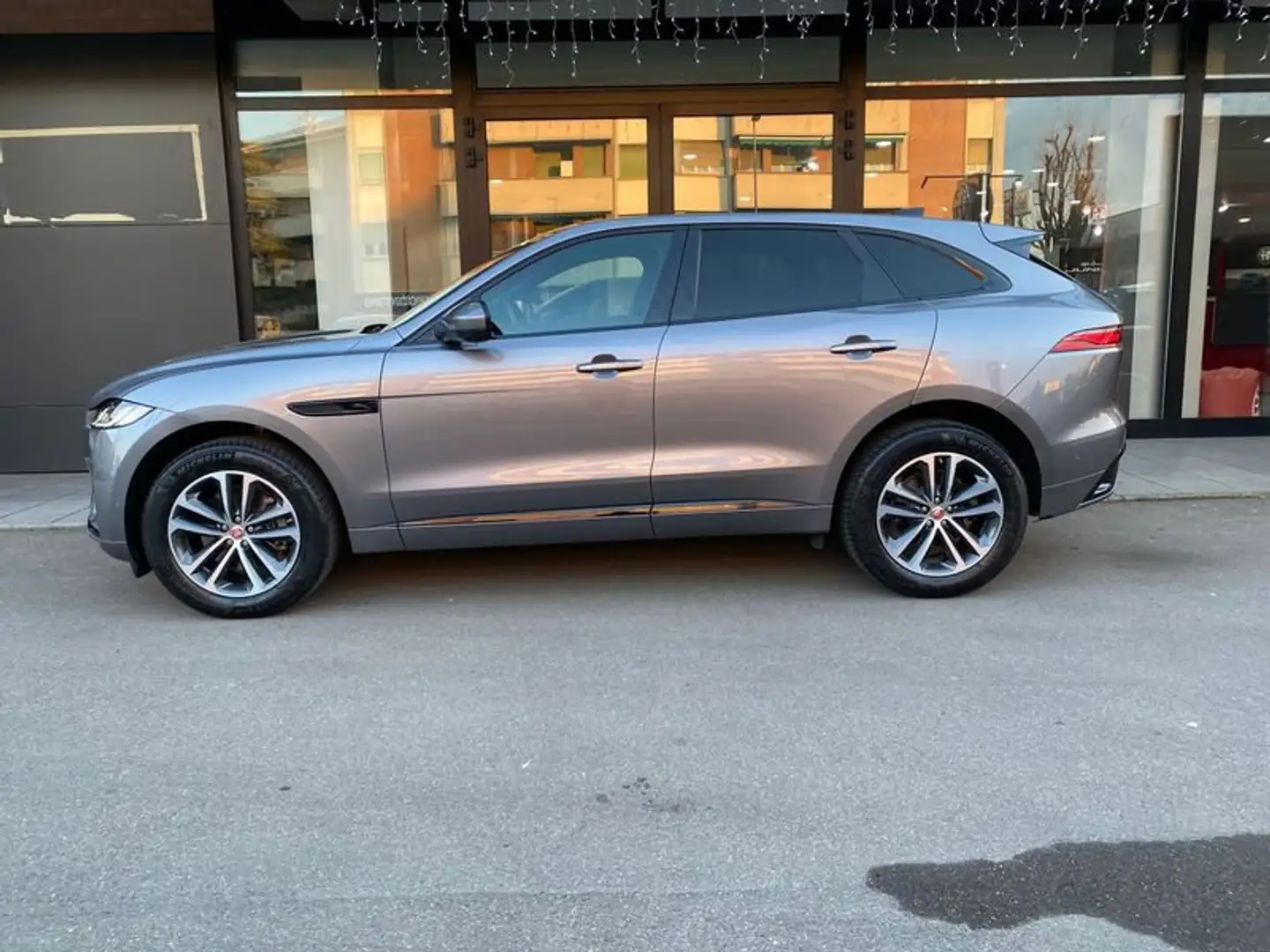 Jaguar F-Pace 2.0 D 204 CV AWD aut. R-Dynamic SE Rif. Lorenzo - 2