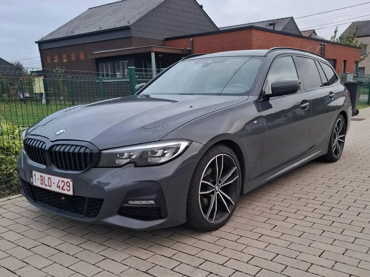 BMW 320