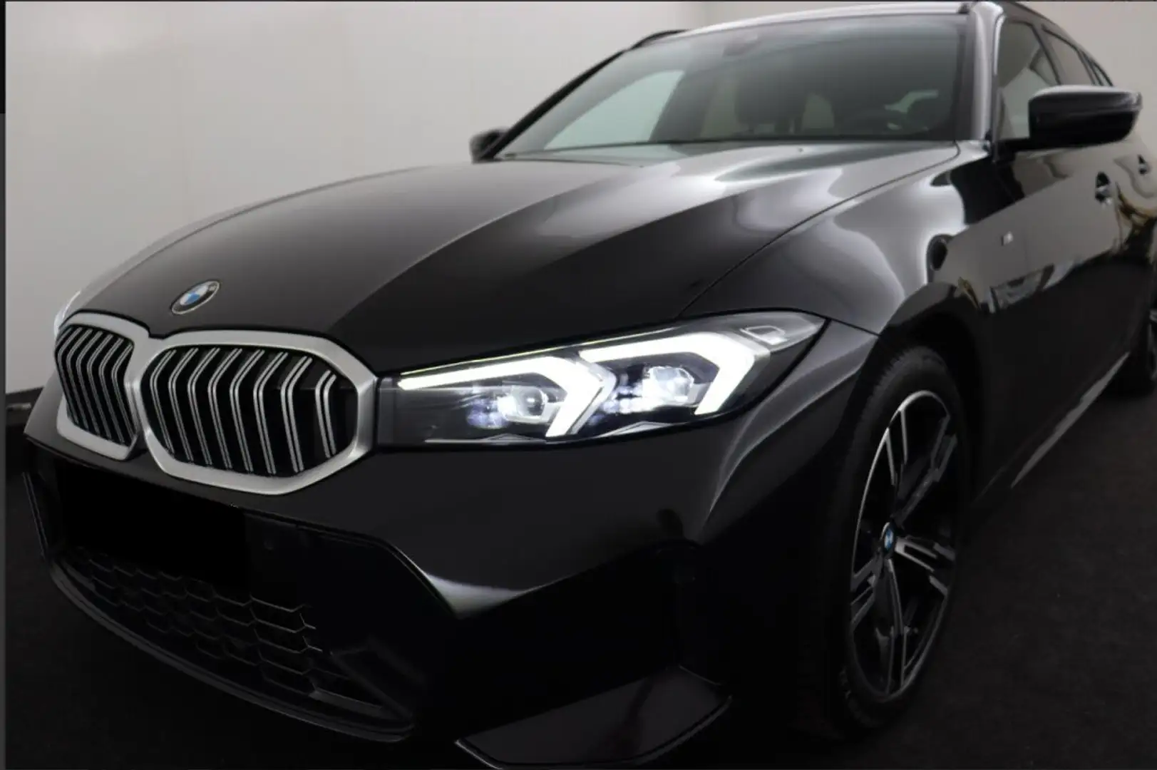 BMW 318 Touring 318iA Fekete - 2