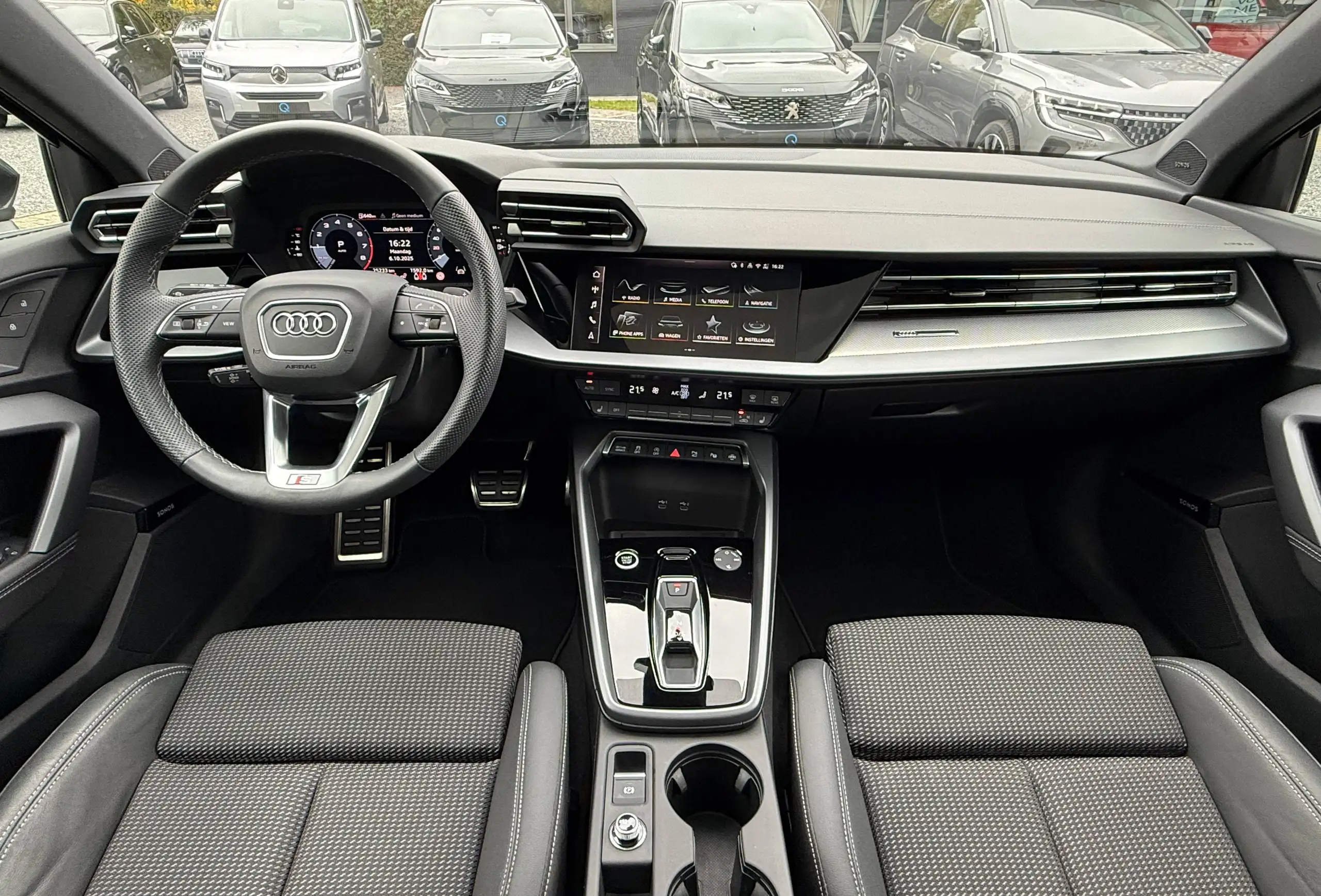Audi A3 1.5 35 TFSI S-LINE INT/EXT SONOS PANODAK CARPLAY — 6/16