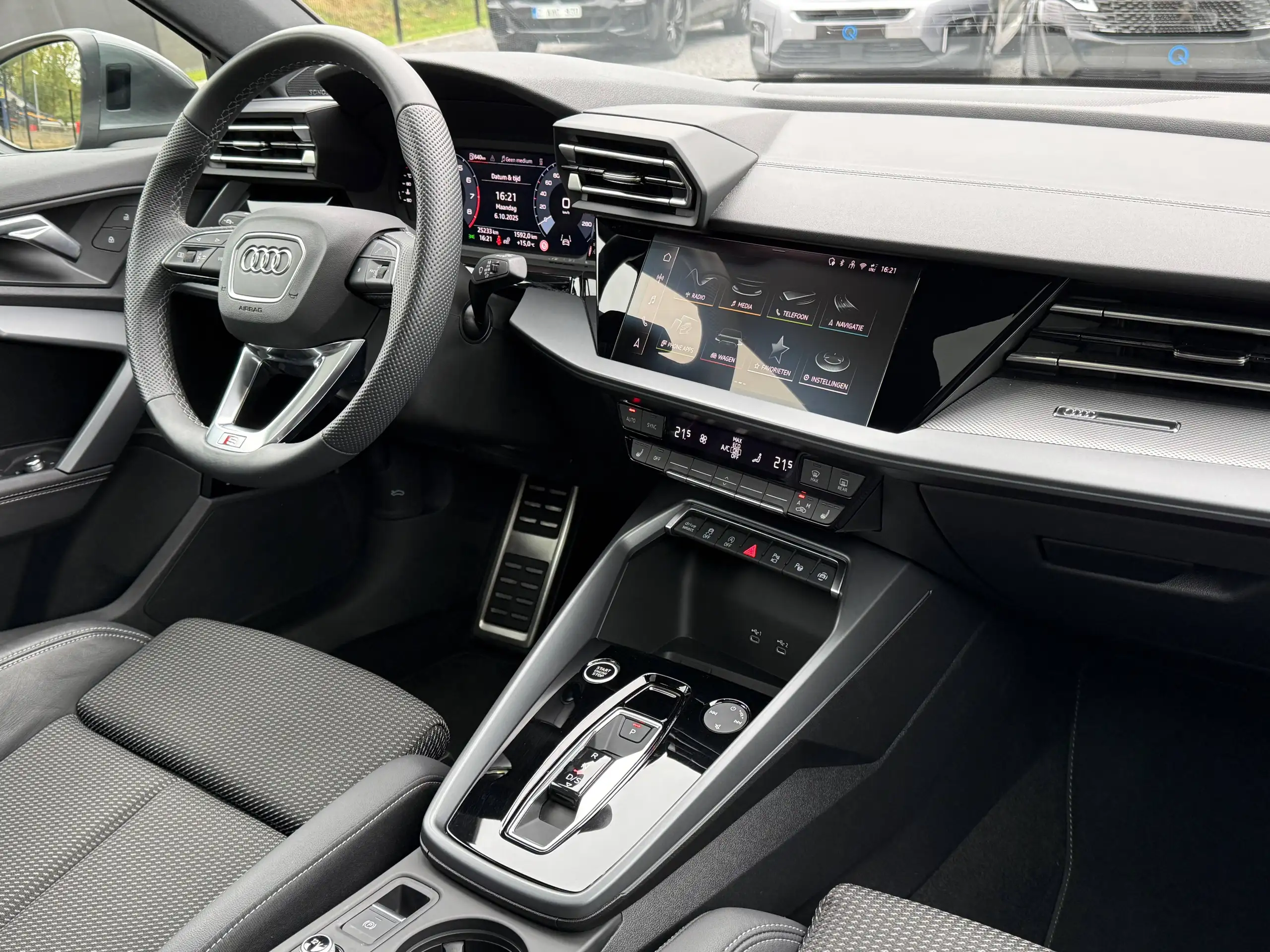 Audi A3 1.5 35 TFSI S-LINE INT/EXT SONOS PANODAK CARPLAY — 5/16