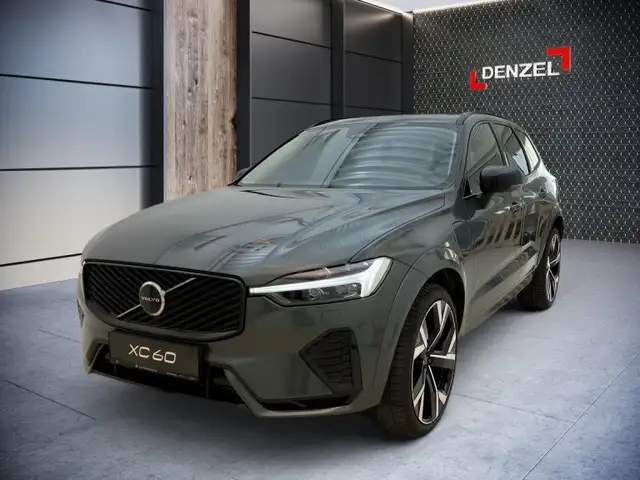 Volvo XC60 Ultra, T6 AWD Plug-in Hybrid, Elektrisch/Benzin, Dark Ansicht 2