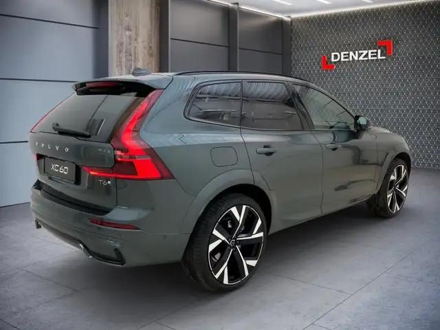 Volvo XC60 Ultra, T6 AWD Plug-in Hybrid, Elektrisch/Benzin, Dark Ansicht 4
