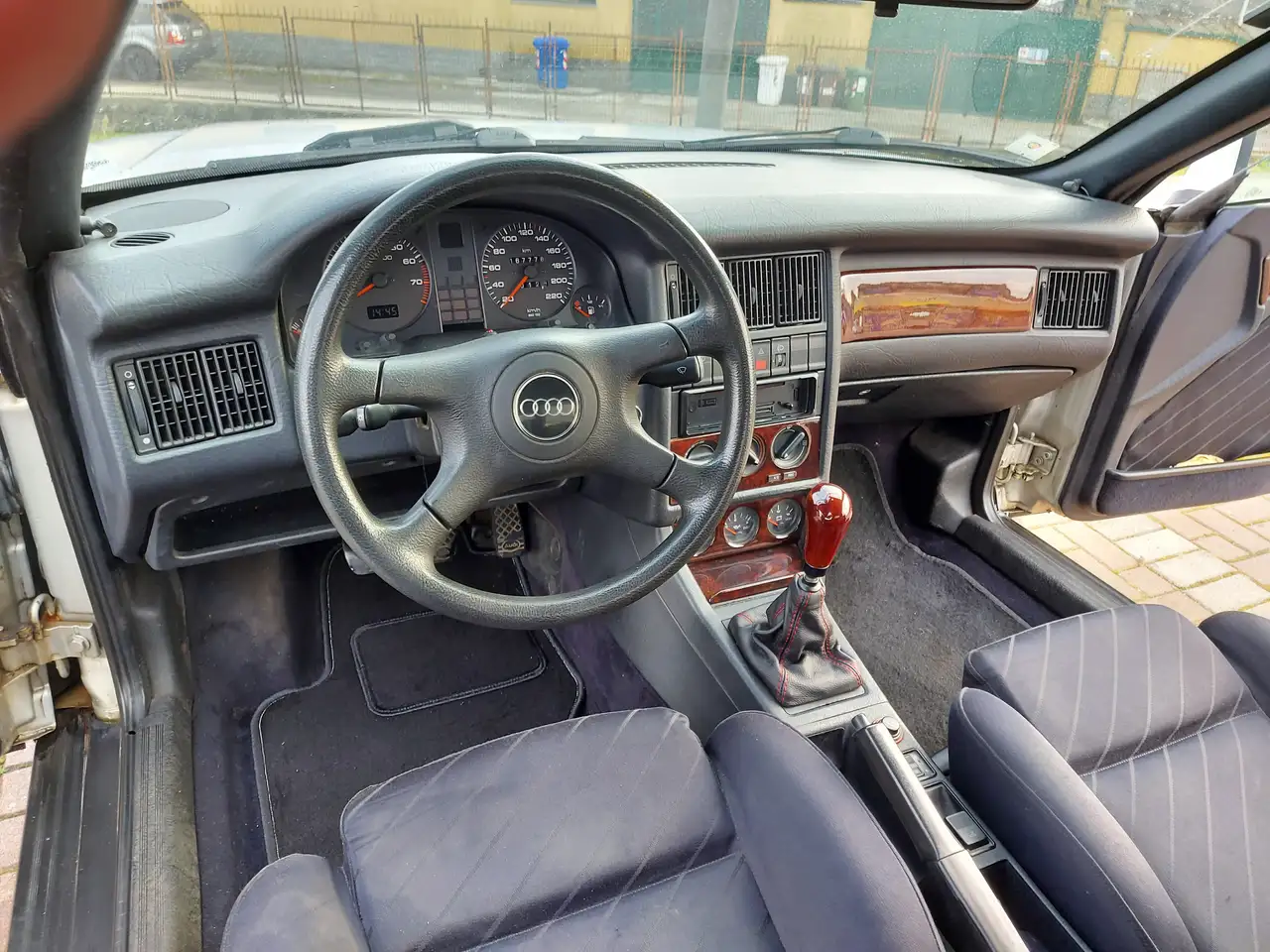 Audi Cabriolet 2.0 E, foto 5