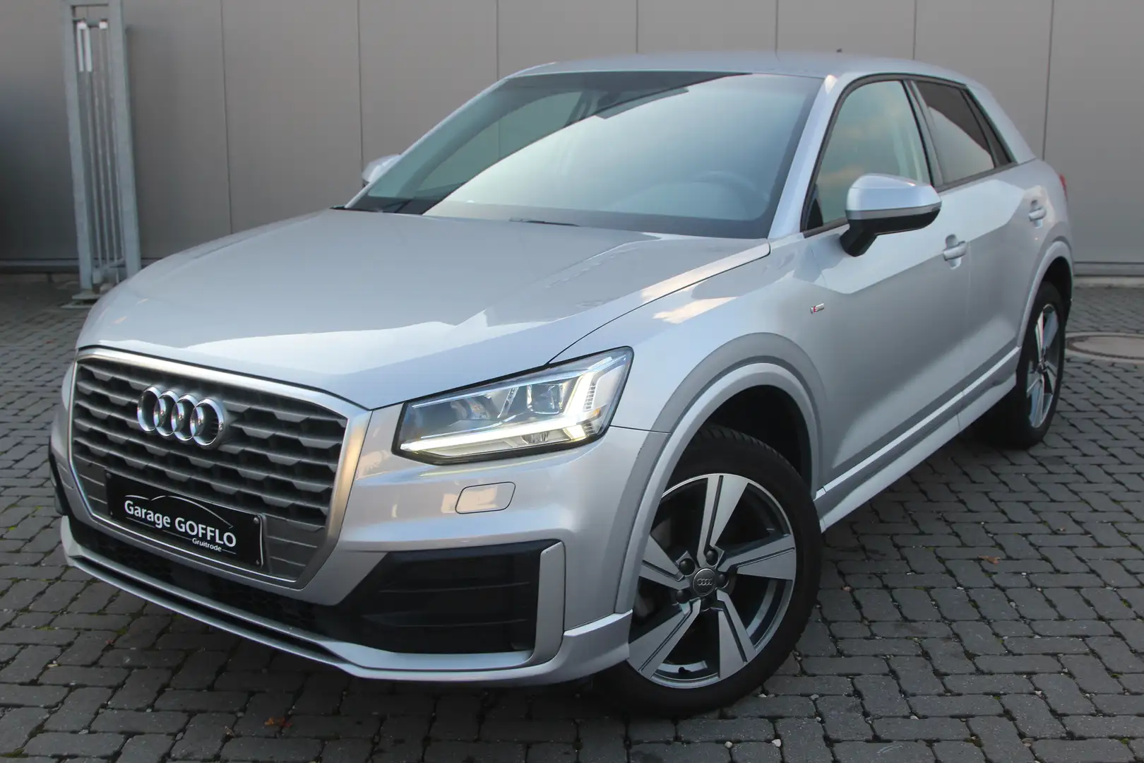 Audi Q2 1.5 TFSI S-LINE S-TRONIC - 119.500KM - 2020 Grau - 1