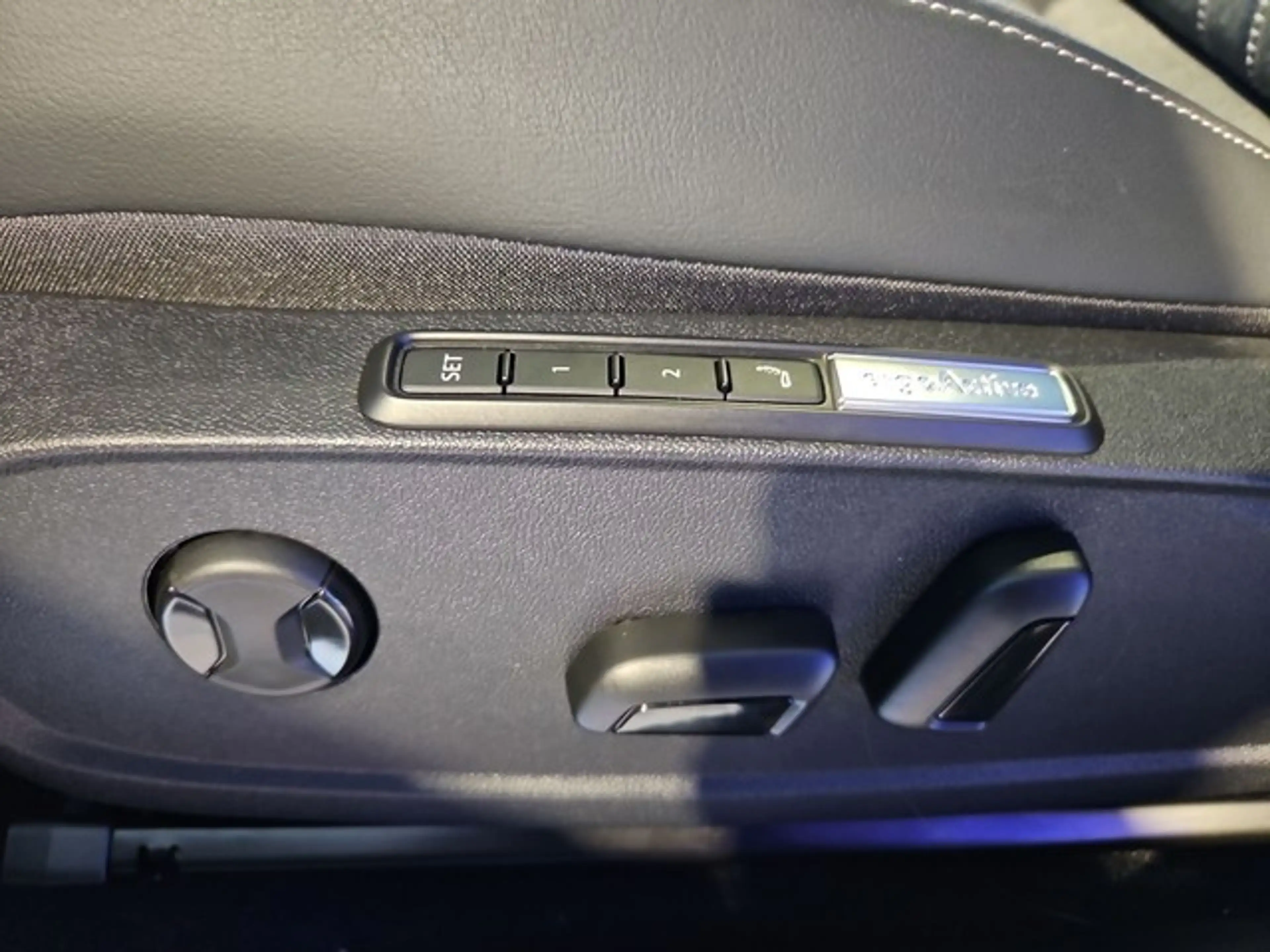 Volkswagen ID.3 Neo Style PANO IQ Drive Pro Wärmepumpe+++++ — photo 5