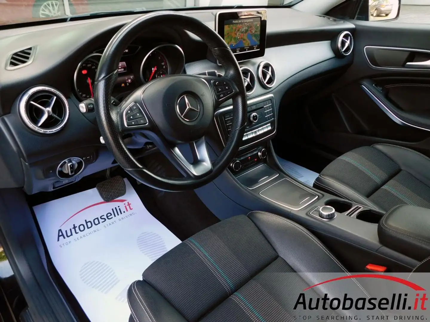 Mercedes-Benz CLA 200 d AUTOMATICA  SPORT ''NIGHT PACK'' 2.200cc 136cv Nero - 2