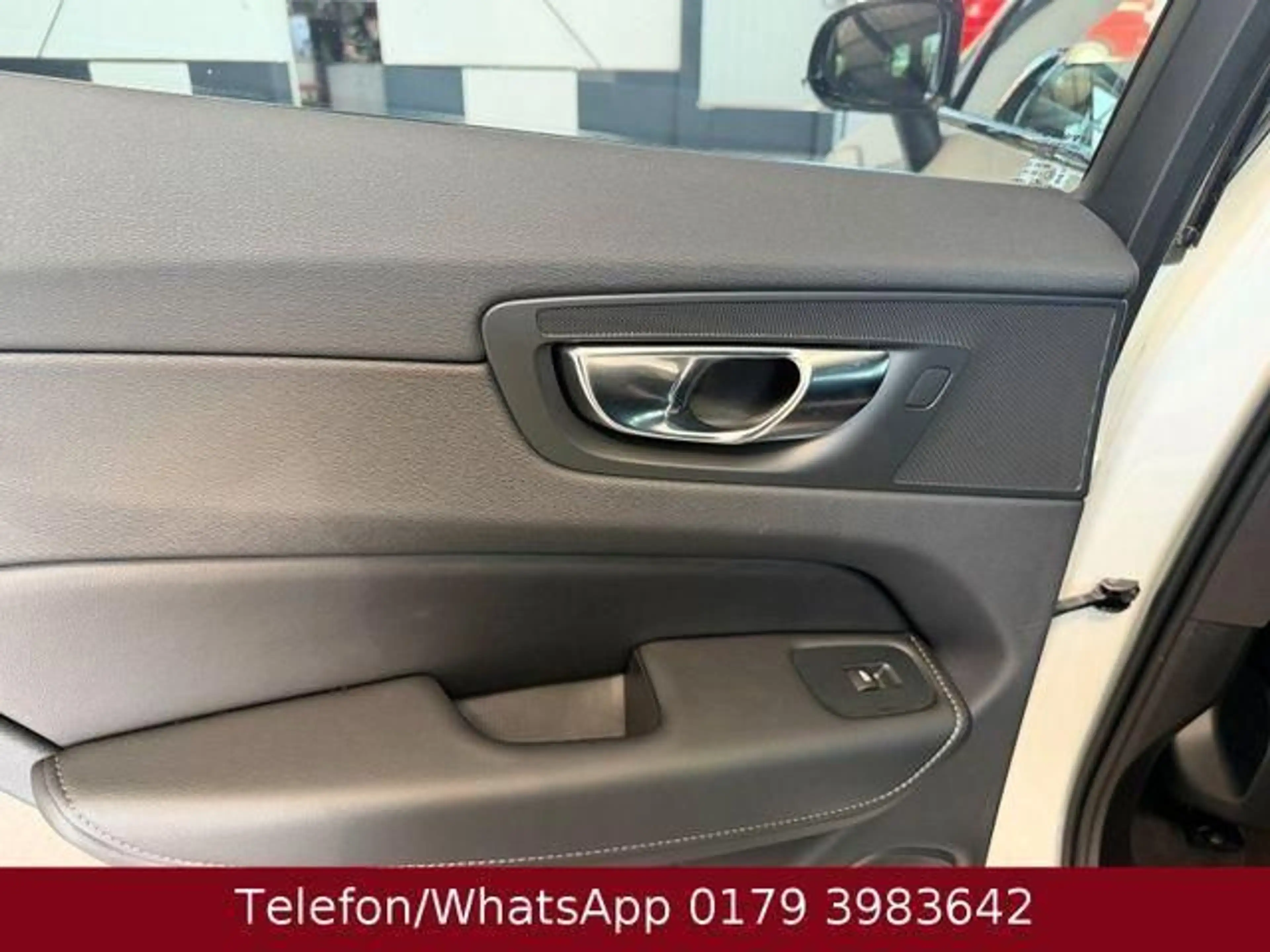 Volvo XC60 R Design 2WD 22Zoll Pano HarmanKardon 18... — photo 14