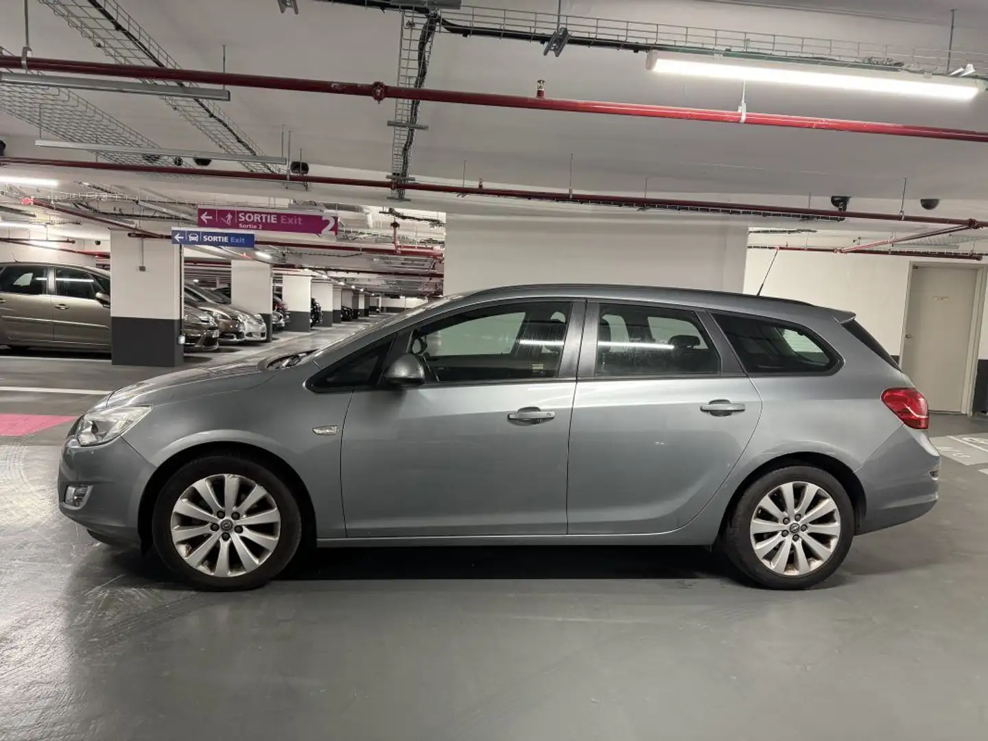 Opel Astra 1.4 TURBO 140 SPORT BA Gris - 2