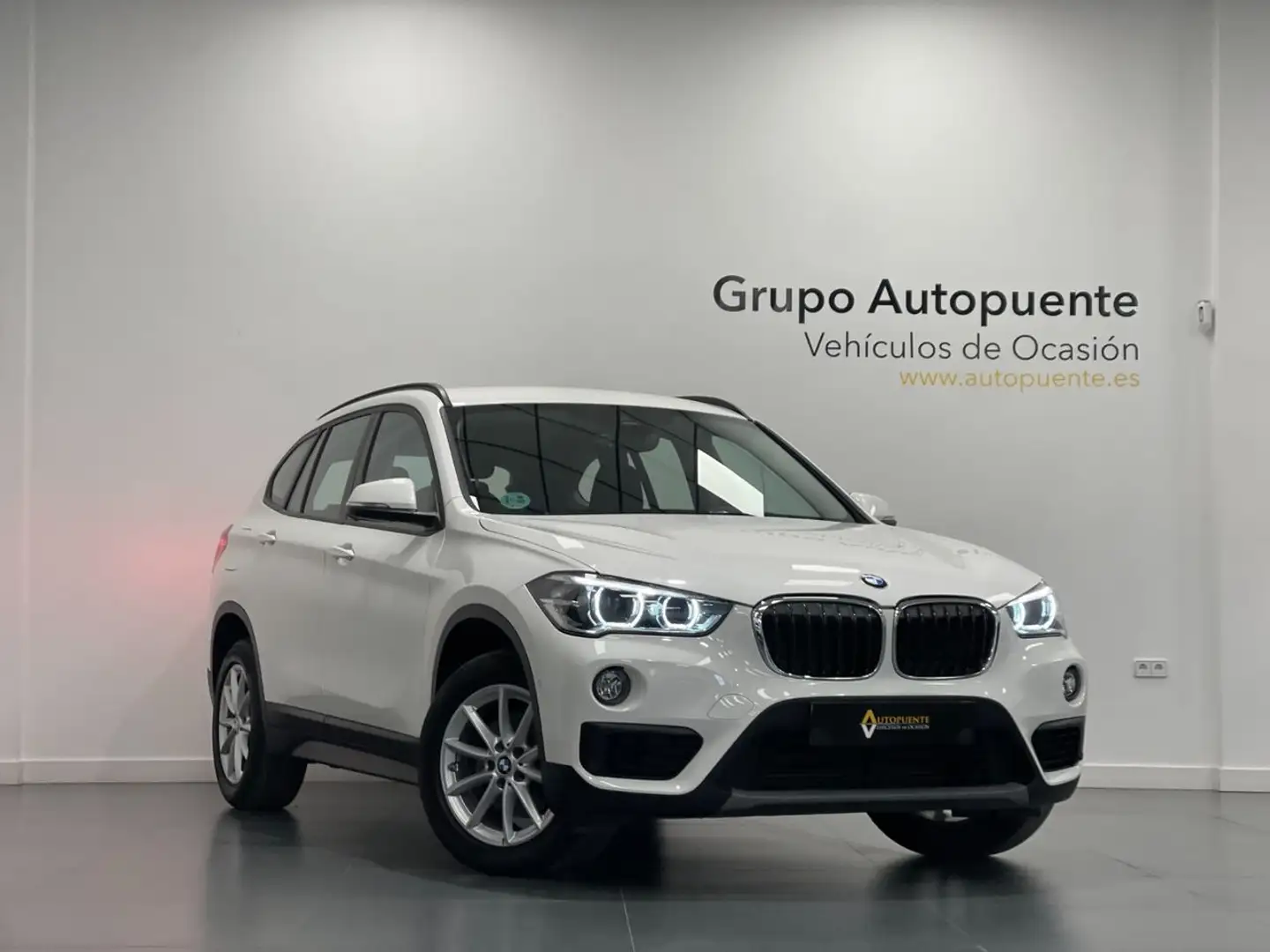 BMW X1 sDrive 18dA Business Blanco - 1