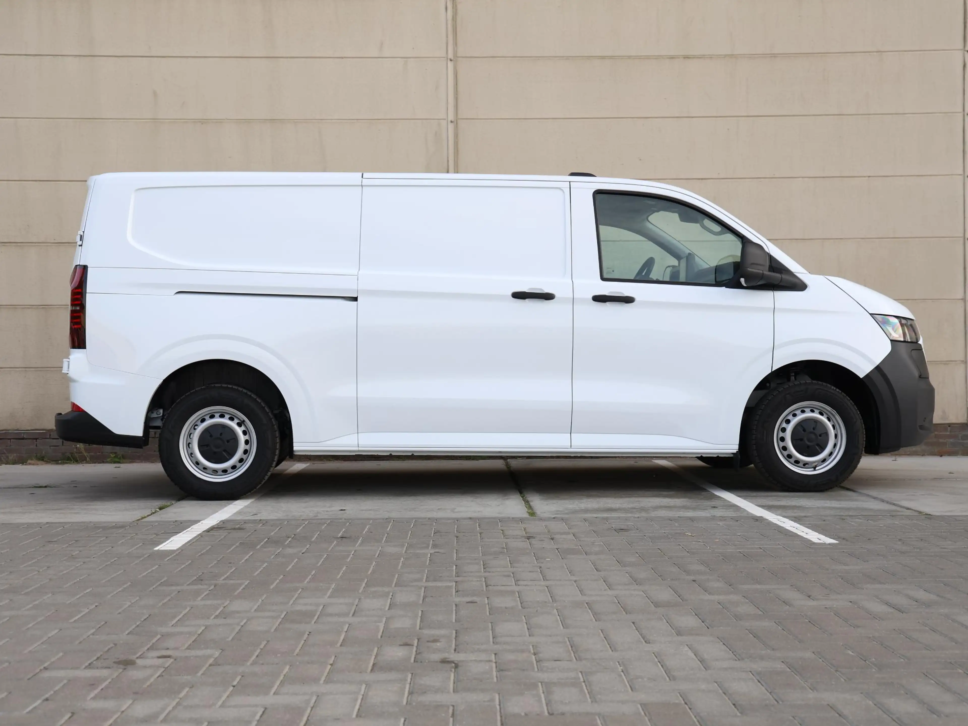 Volkswagen Transporter e-Transporter Bestelwagen L2 71 kWh 136PK | Naviga — photo 2
