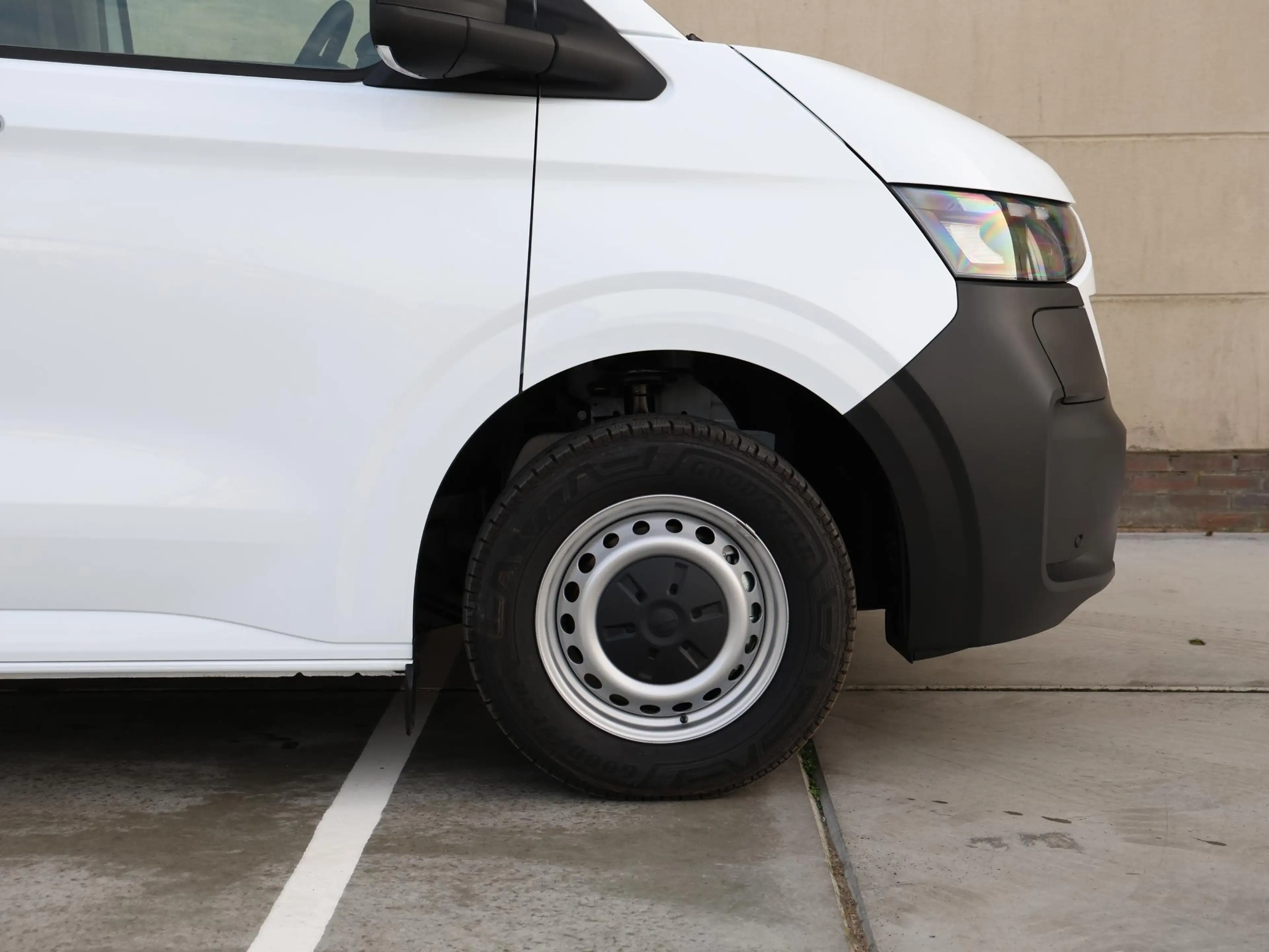Volkswagen Transporter e-Transporter Bestelwagen L2 71 kWh 136PK | Naviga — photo 14