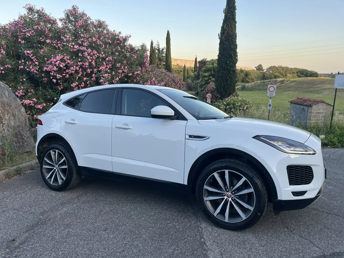 Jaguar E-Pace 2.0d awd 180cv auto my19 Unipro’ Iper Accessoria Weiß - 1