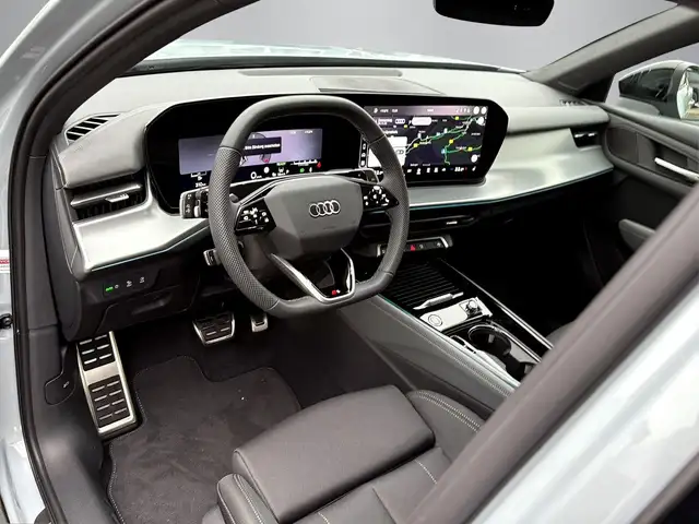 Audi Q3 view 9